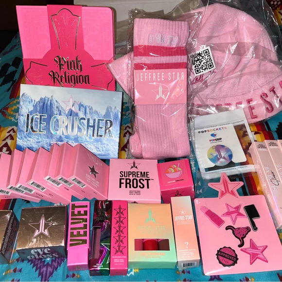 Jeffree Star Cosmetic Mystery Box - Picture 2 of 4